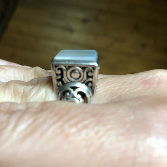 Sterling Silver Mother of Pearl Size 8 Ring - Picture 3 of 7